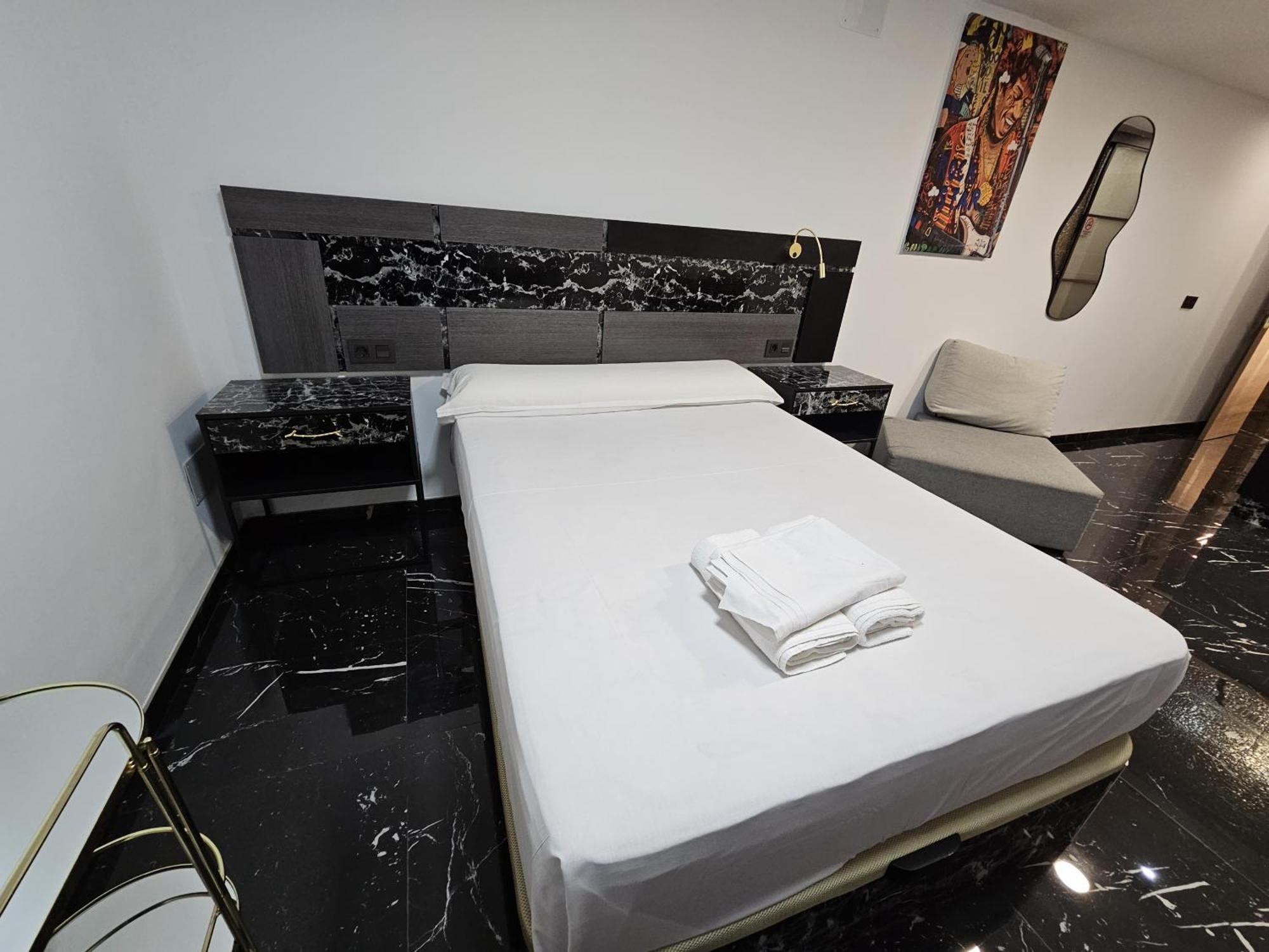 Apartamentos Benidorm Black מראה חיצוני תמונה