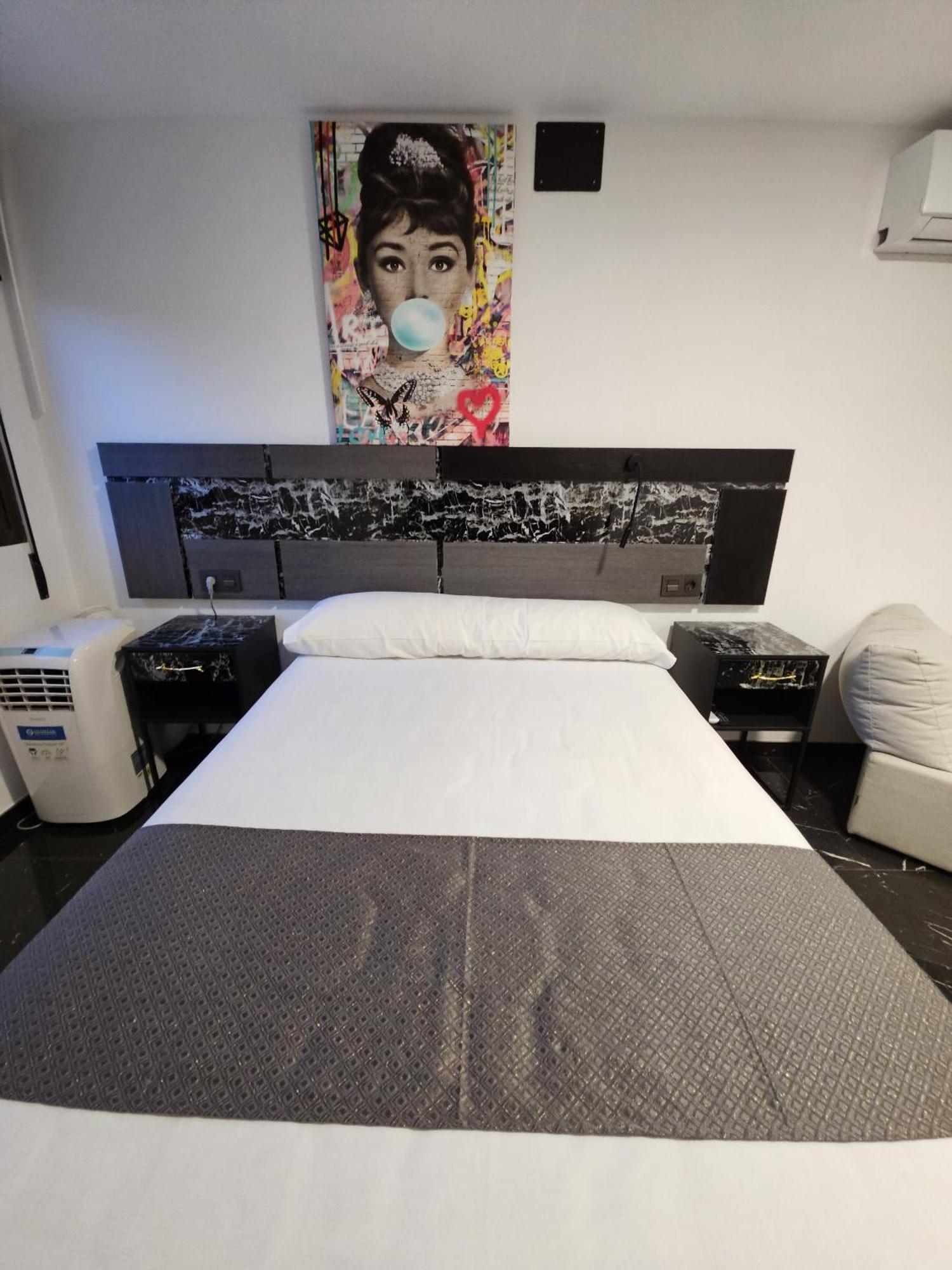 Apartamentos Benidorm Black מראה חיצוני תמונה