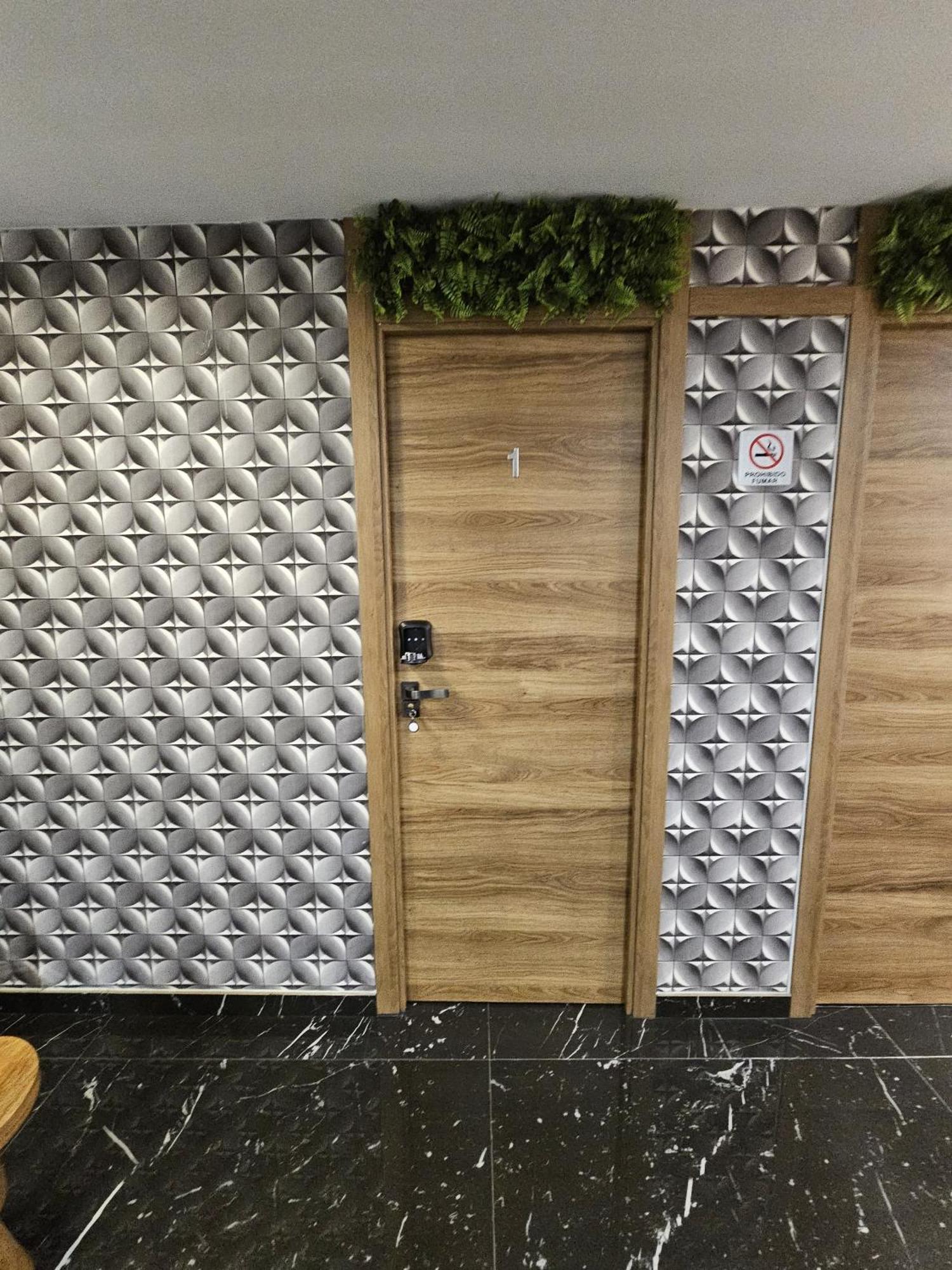 Apartamentos Benidorm Black מראה חיצוני תמונה