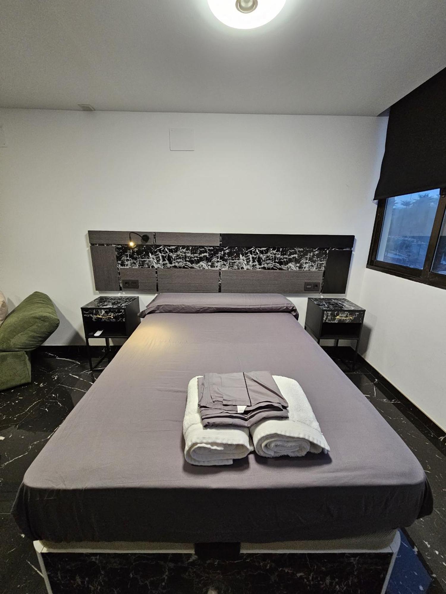 Apartamentos Benidorm Black מראה חיצוני תמונה